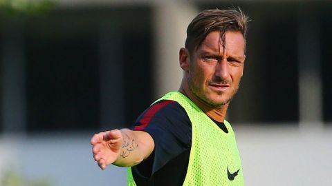 Totti asegura que los jugadores no siguen a su corazón, sino al dinero.