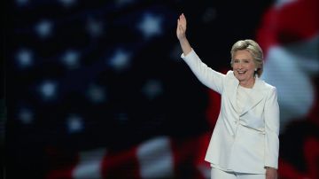 Clinton acepta la nominación demócrata para convertirse en la primera Presidenta de EEUU.