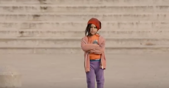 Anano es la niña de seis años que protagoniza el experimento de Unicef