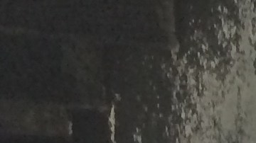 El hombre fue prendido en llamas dentro de una cochera.