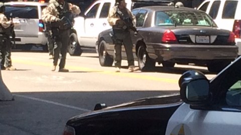 Se reporta una fuerte presencia policiaca en el centro de Los Ángeles.
