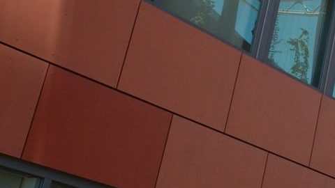 Los estudiantes indocumentados pueden obtener ayuda financiera para los colegios comunitarios.  Fotos Steven Georges)