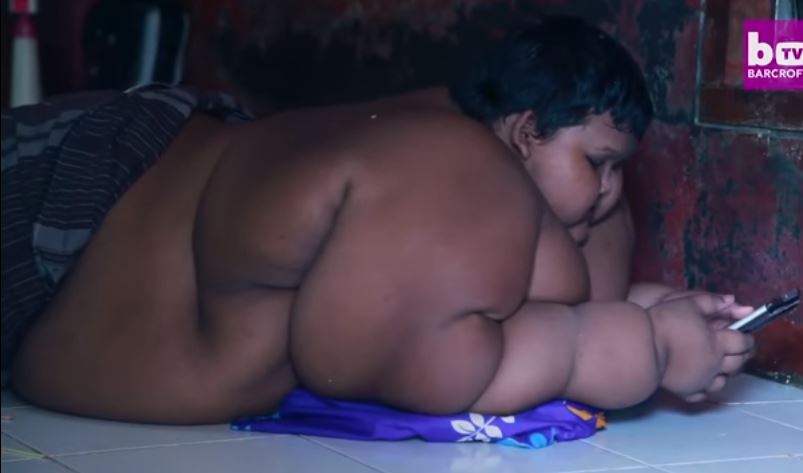 Video: Es el niño más obeso del mundo y su madre ha tomado cartas en el asunto