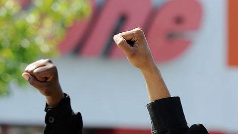 Panteras NegrasImage copyrightGETTY IMAGES
Image caption
Acción y reacción: El aumento de casos de ciudadanos negros muertos a manos de la policía de Estados Unidos ha impulsado la proliferación de grupos separatistas.