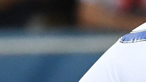 Jugadores de Inglaterra se lamentan tras perder con Islandia.