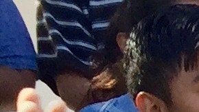 Con el registro para votar de la estudiante Yadira Martínez, dio inicio la campaña de inscripción de votantes. (Araceli Martínez/La Opinión).