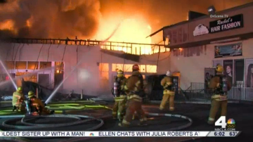 Al menos 75 bomberos tuvieron que apagar las llamas en Montecito Heights.