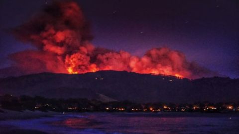 El incendio Soberanes arde en el norte de California, en el condado de Monterey.