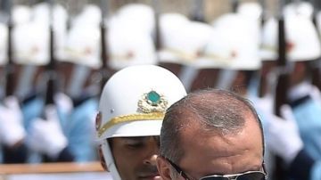 Al menos 283 de los 2.500 miembros de la guardia presidencial fueron detenidos después el levantamiento.