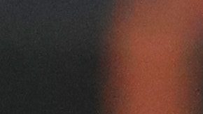 Urías dialoga con Grandal durante un juego contra los Mets.