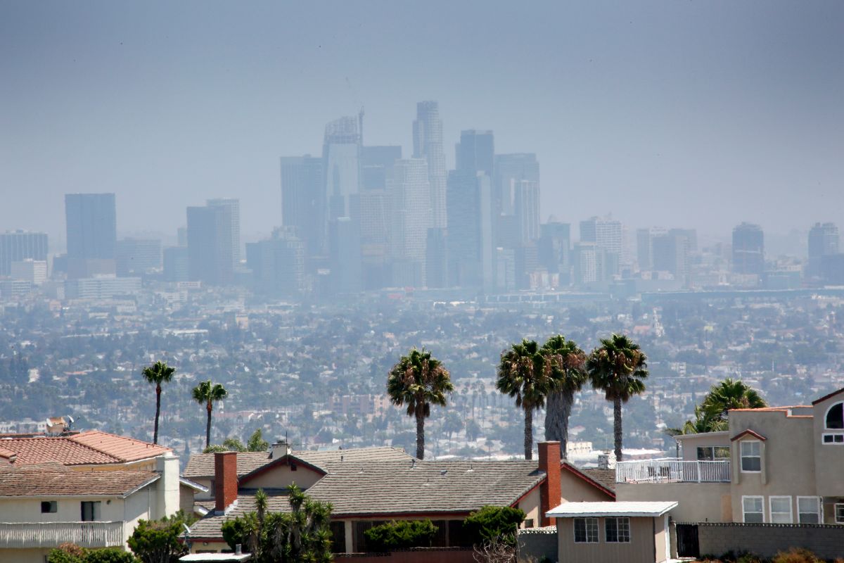 California puso los estándares contra emisiones contaminantes para mejorar el aire.