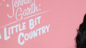 El actor de 50 años habló con la gente junto con sus colegas en la popular serie.