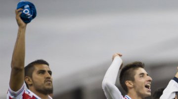 Las Chivas le han dejado un "recuerdito" especial al América en su Centenario.