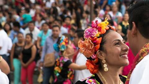 Guelaguetza ensombrecida por conflcito magisterial.