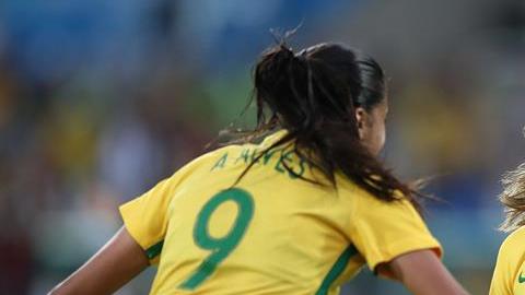 El festejo de Andresa Alves y Marta en el estadio olímpico de Río de Janeiro.