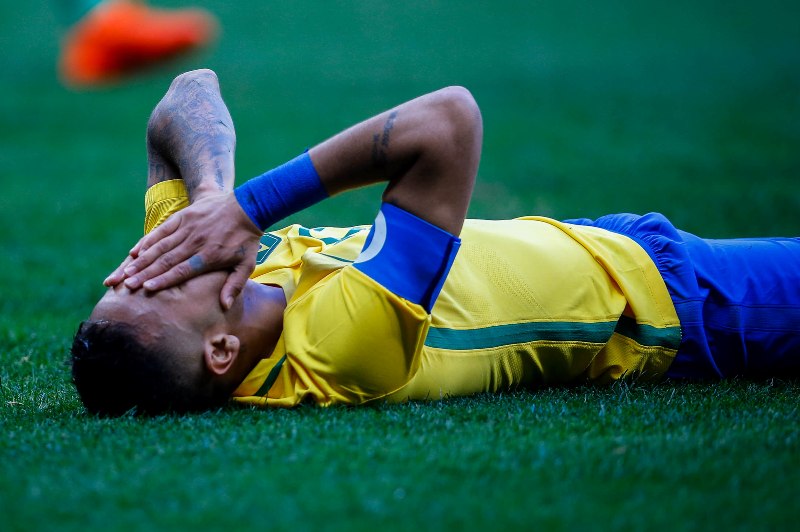 Brasil y Neymar decepcionaron en su debut en Río 2016.