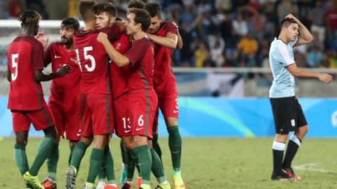 Argentina abrió con el pie izquierdo el torneo olímpico. Portugal le metió dos.