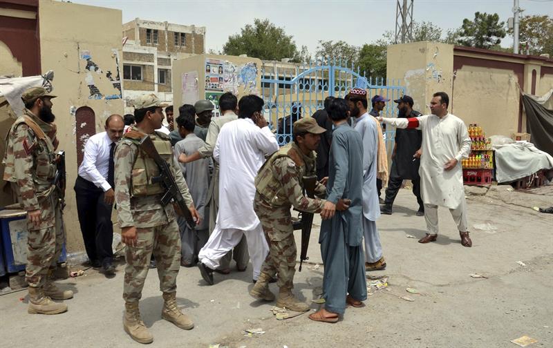 Atentado en Pakistán deja más de 100 heridos.