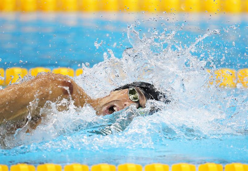Michael Phelps conquistó otras dos medallas de oro la noche del martes.