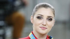 Simone Biles se impuso a su compatriota Aly Raisman y a la rusa Aliya Mustafina.