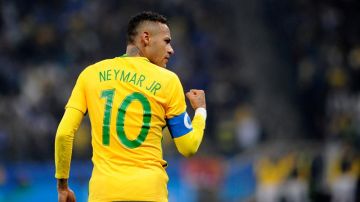 Neymar anota para Brasil