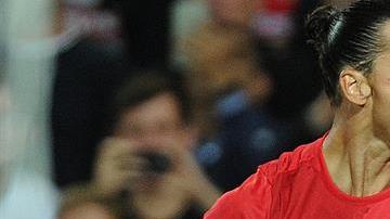 Ibra marcó un doblete y sigue encendido con la camiseta del Man U-