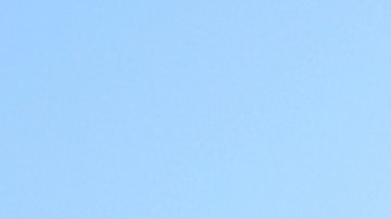 Manifestantes protestan por abusos en el Centro de Detención de ICE en Adelanto.