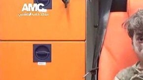 Omran Daqneesh tiene cinco años. Sobrevivió un ataque aéreo contra un barrio opositor en la ciudad siria de Alepo.