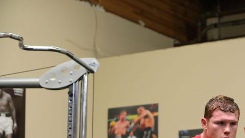 Canelo Álvarez y Eddie Reynoso no pierden el tiempo y siguen entrenando.