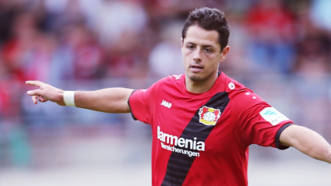 Chicharito Hernández festeja su primer gol de la temporada.