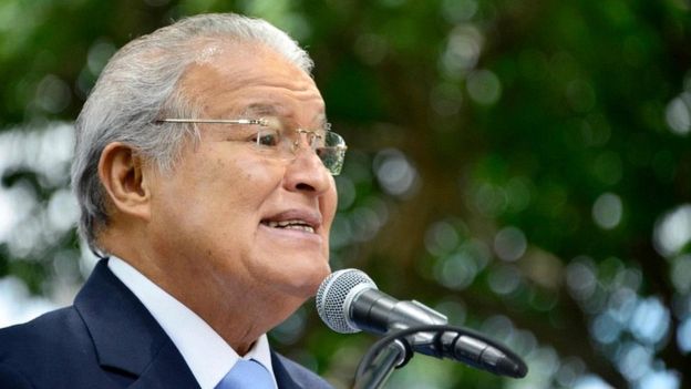 El presidente de El Salvador quiere aumentar la tarifa eléctrica un 13%.