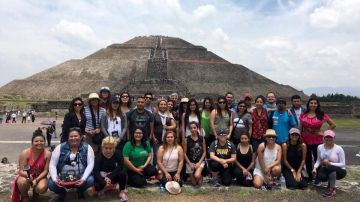 Grupo de Dreamers conocieron las pirámides de Teotihuacán durante su estancia en México. /Jacqueline García, Especial para La Opinión