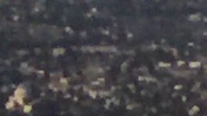 Henirk Rehbinder con el concejal Curren Price. (Foto: Araceli Martínez/La Opinión)