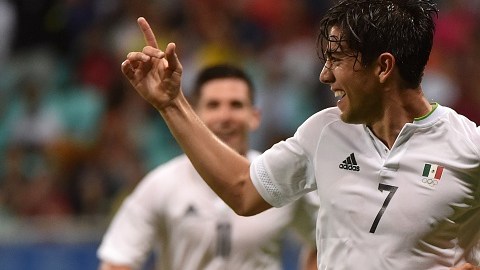 Pizarro regresará a México en las próximas horas para ser atendido por su club.