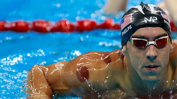Phelps lleva su primera medalla en Río 2016.
