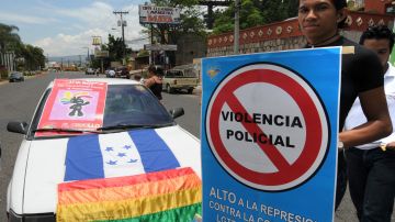 Activistas del Colectivo Lesbico, Gay, Trans y Bisexual" (LGTB) en Tegucigalpa.
