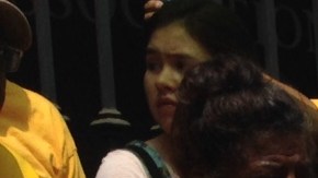 La activista Martha Sánchez en la protesta frente a la oficina de una asociación de desarrolladores en California.