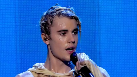 La expareja formada por Justin Bieber y Selena Gomez inició el domingo una batalla en Instagram que revolucionó las redes.
