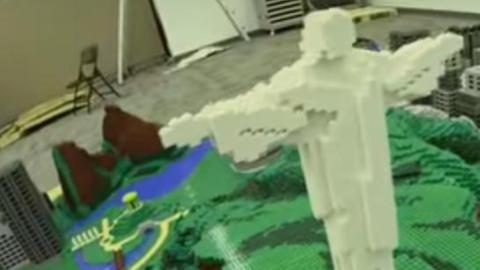 La ciudad de Río de Janeiro con todo y sus sedes olímpicas, recreada con Legos.