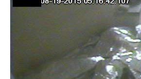 Celdas de la patrulla fronteriza llenas de migrantes, hacinados. (Tucson)