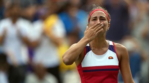 La joven de 22 años sobrevivió un luchado encuentro para pasar a la final.