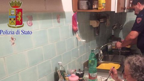 Los vecinos llamaron a la policía de Roma alarmados por los llantos desconsolados que salían del apartamento de Jole y Michele.