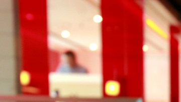 Christopher decidió despojarse de sus rizos.