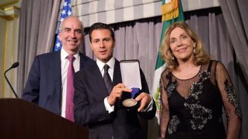 Peña recibió en Nueva York el Premio al Estadista por impulsar la relación con EEUU.