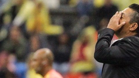 Ignacio Ambriz no da una y la afición americanista lo quiere fuera del club.