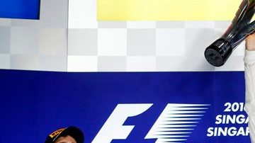 El festejo de Nico Rosberg en Singapur.