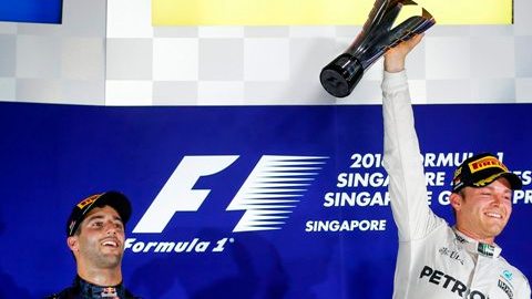 El festejo de Nico Rosberg en Singapur.