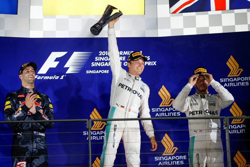 El festejo de Nico Rosberg en Singapur.
