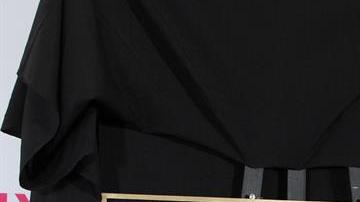 Adrián Fernandez durante la develación de placa de la asignación de su nombre a una curva del Autódromo Hermanos Rodríguez de la Ciudad de México.