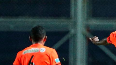 El Deportivo La Guaira se llevó un valioso y realmente extraño gol del campo de San Lorenzo.